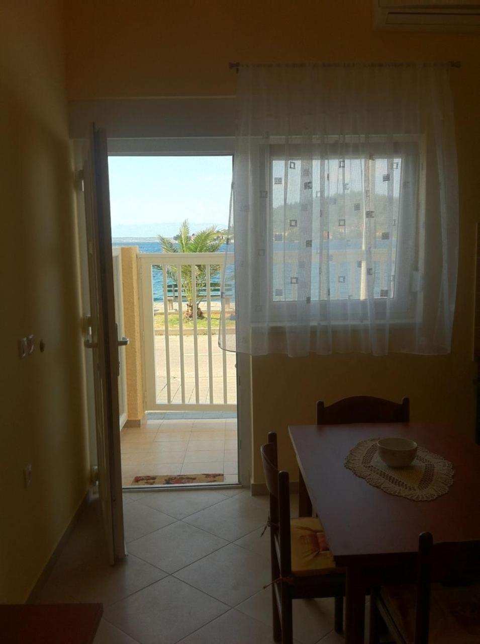 Apartments Kolt - 15M From Sea Kali Exterior foto