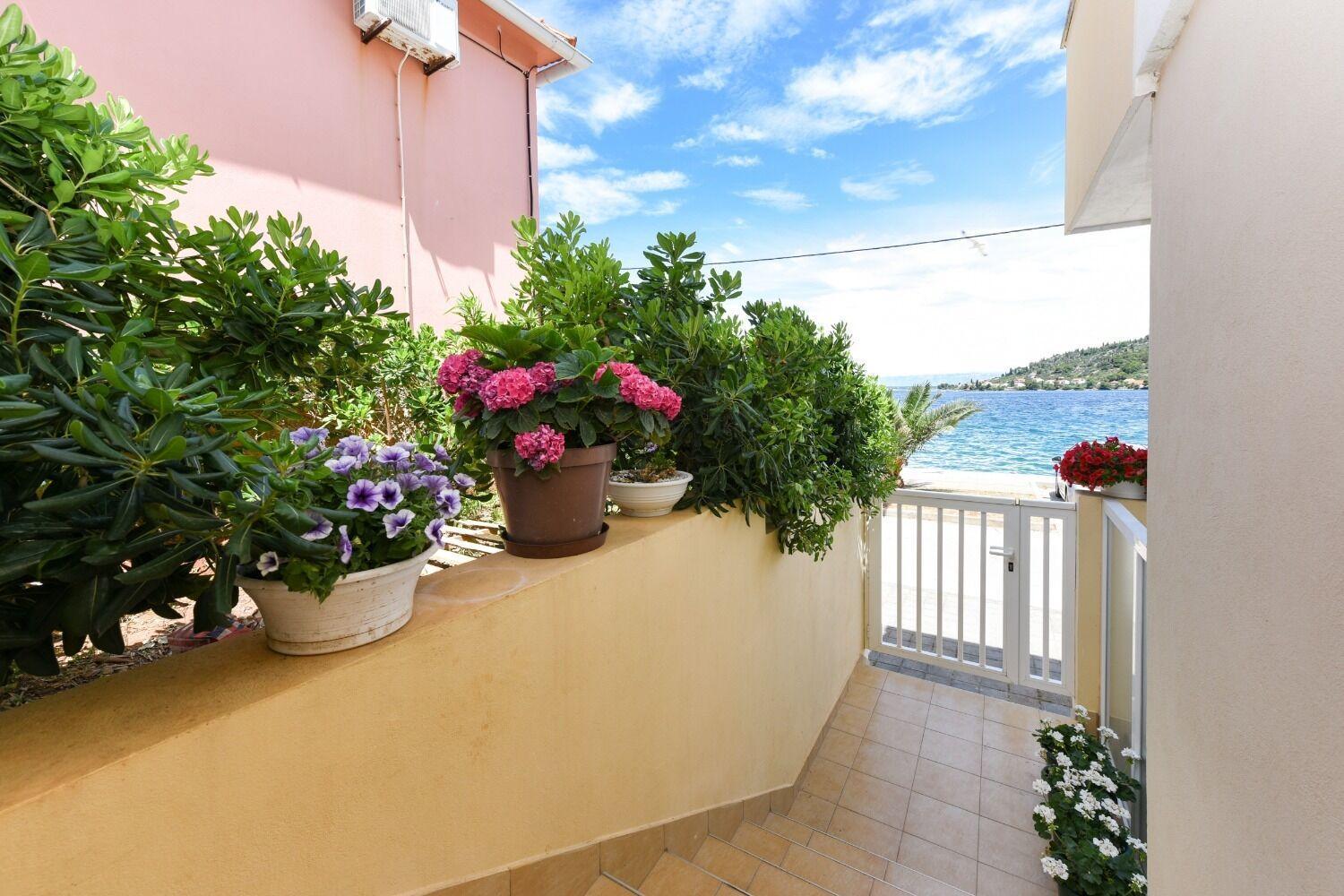 Apartments Kolt - 15M From Sea Kali Exterior foto